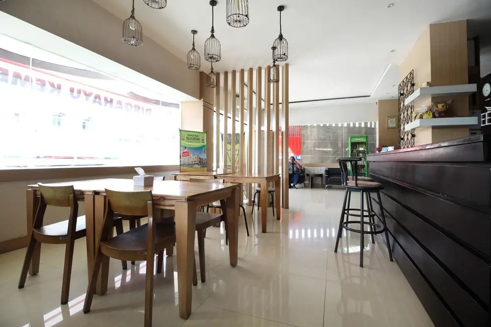 Airy Tugu Adipura Jendral Suprapto 19 Bandar Lampung