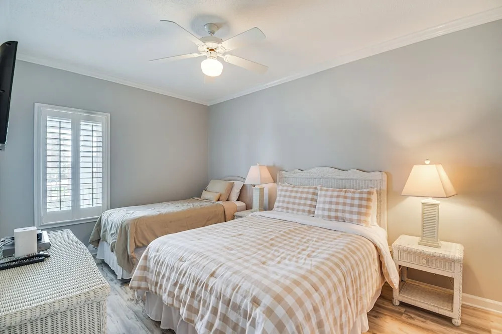 Orange Beach Waterfront Condo w/ Pool Access!