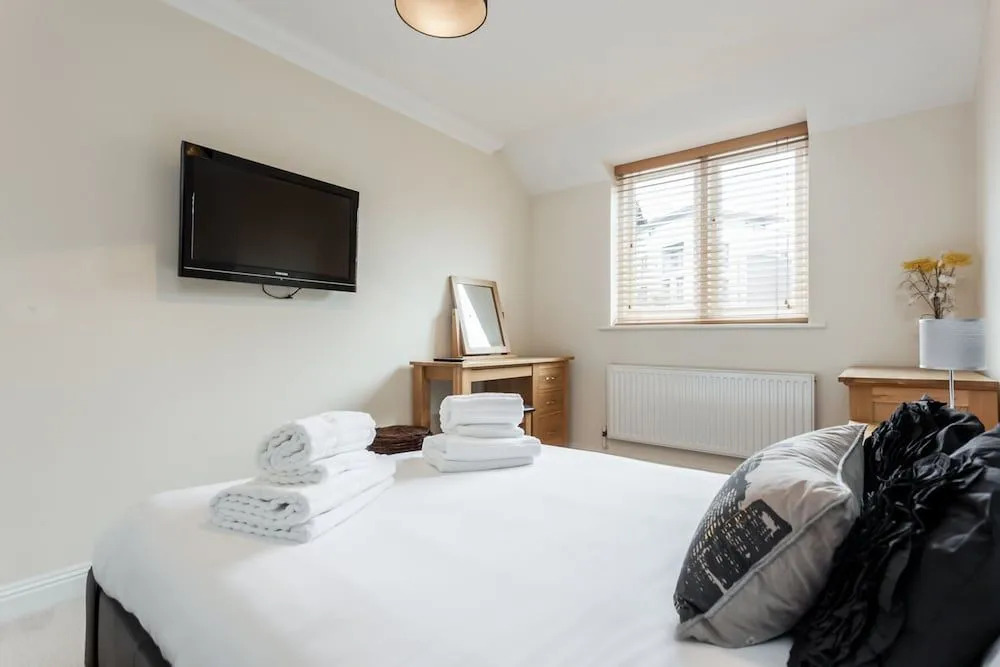 Magnolia House - Beautiful Townhouse in Old Town Poole