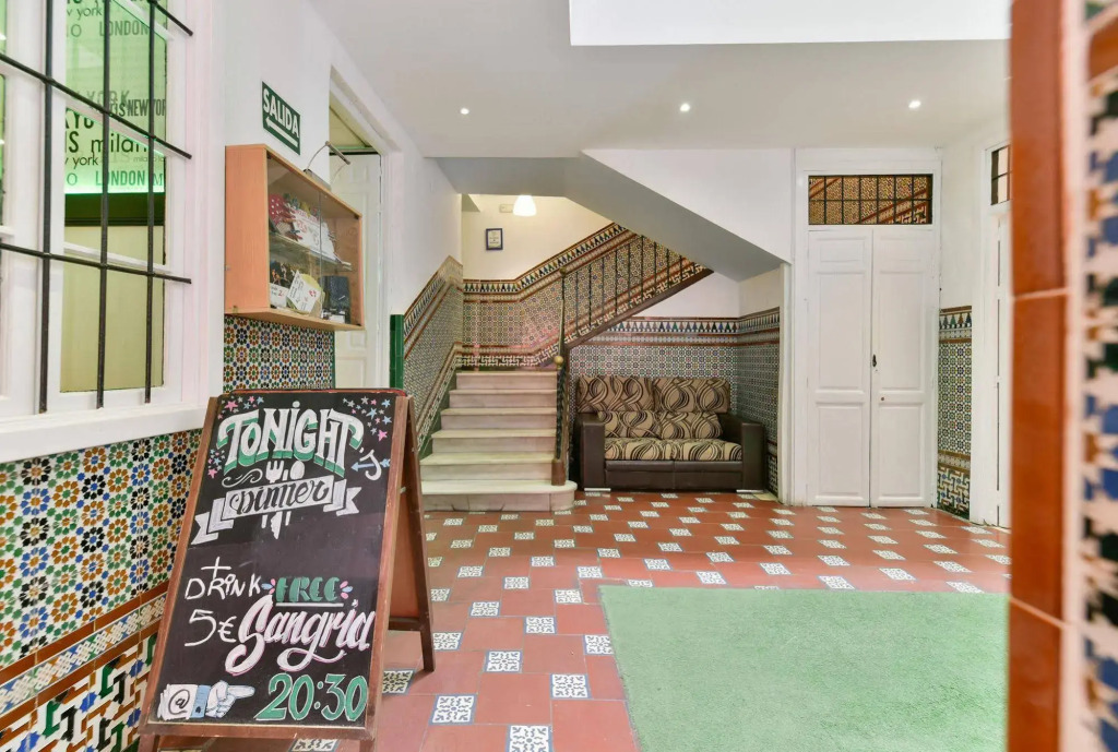 Feel Hostels City Center