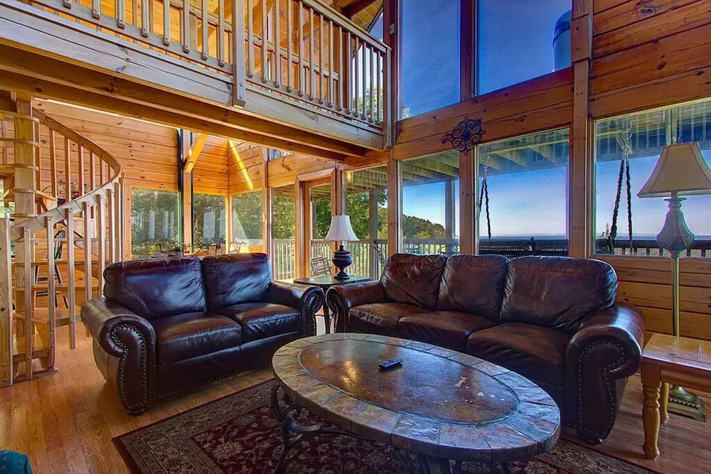 Picturesque 2 2 Close to Parkway
