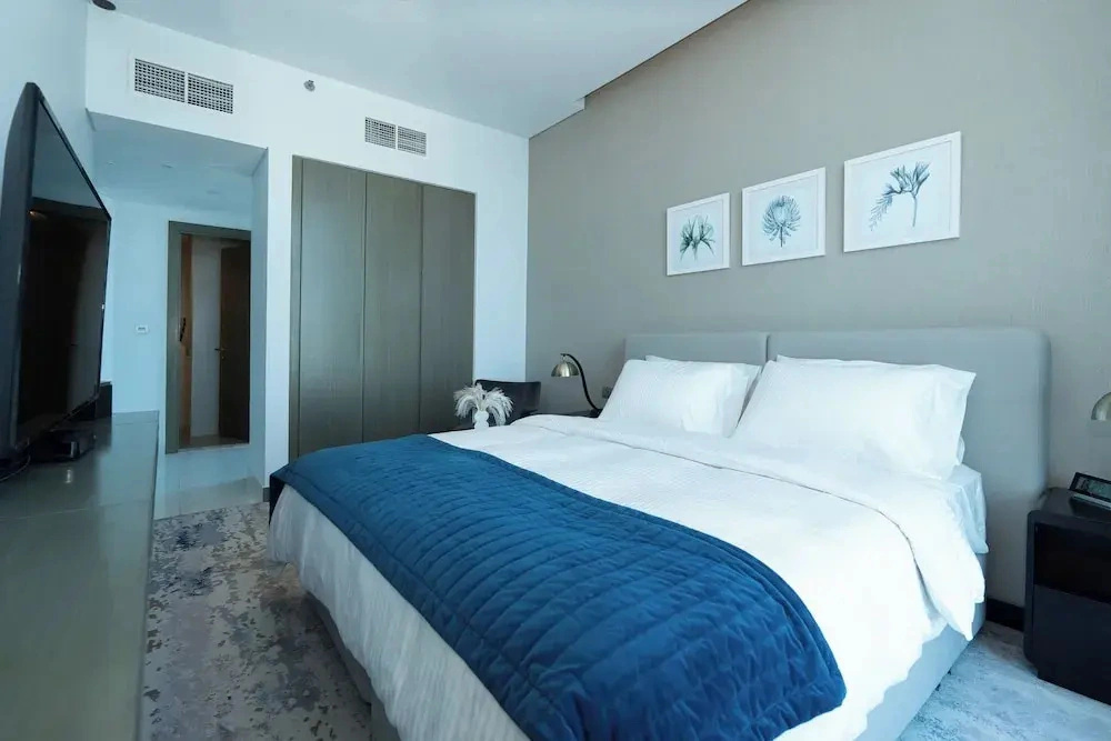 B. Bay centrally located Cozy Studio