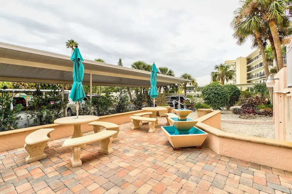 Sunset Royale 100 2 Bedrooms 2 Bathrooms Apts