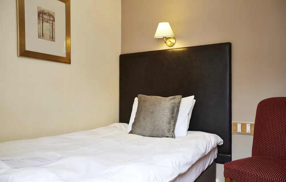 White Hart Hotel by Greene King Inns