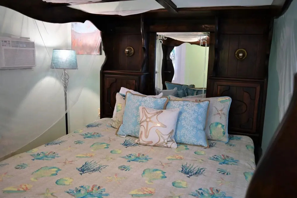 Paradise Cottage On Gulf Street - Three Bedroom Home