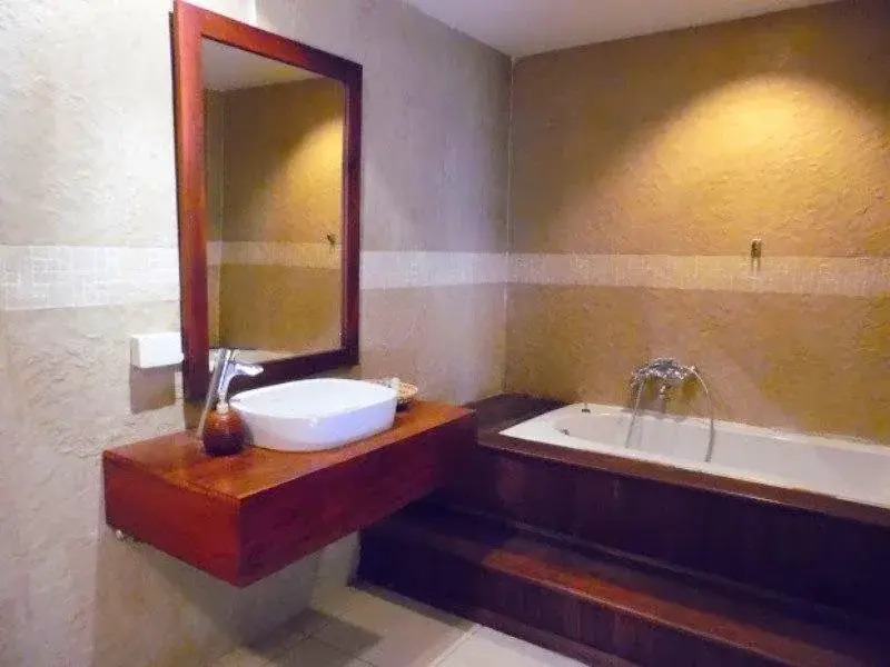 Arissara House Boutique Hotel