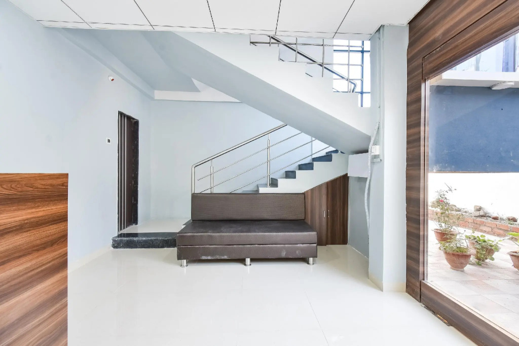 OYO Flagship 61327 Hotel Manish Inn