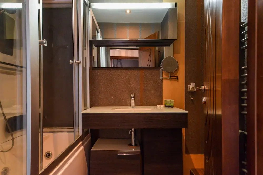 FM Luxury 2-BDR Apartment - Vitosha Blvd.