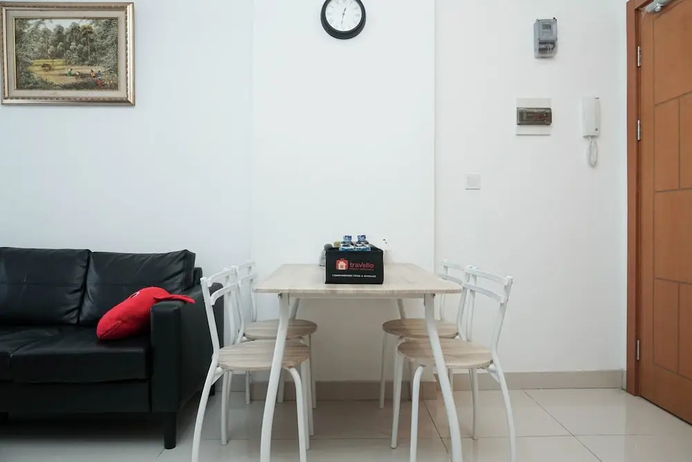 Minimalist And Cozy 2Br Apartment At The Nest Near Puri By Travelio