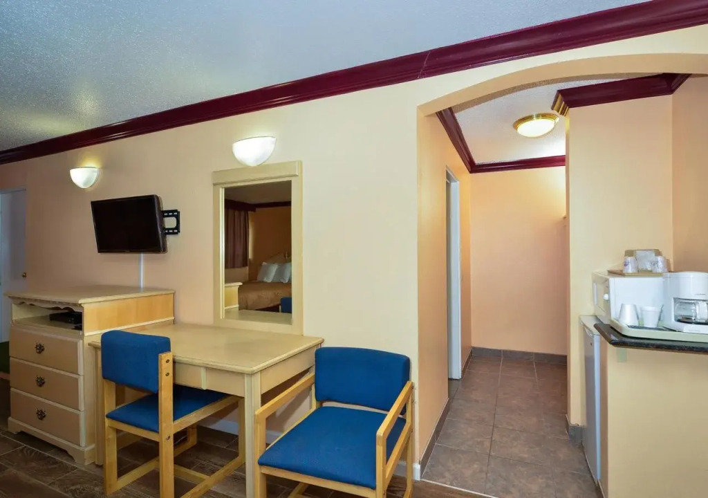 Americas Deluxe Inn- Marysville