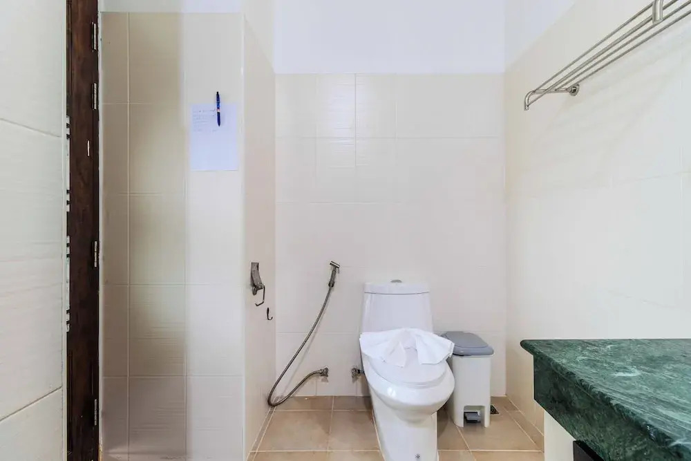 2BR with Pool Near Beaches V267
