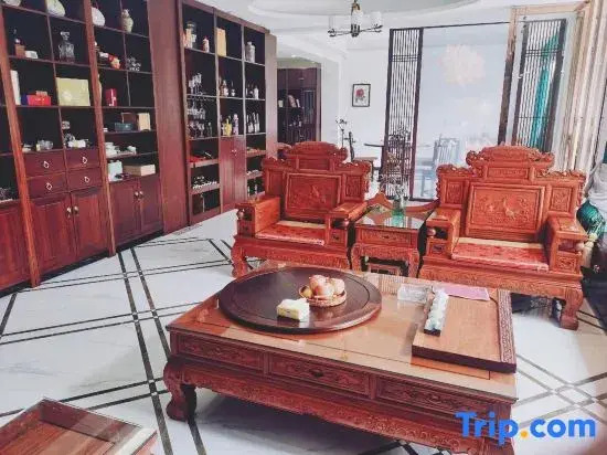 Yizheng Sixteen Chrysanthemum Homestay