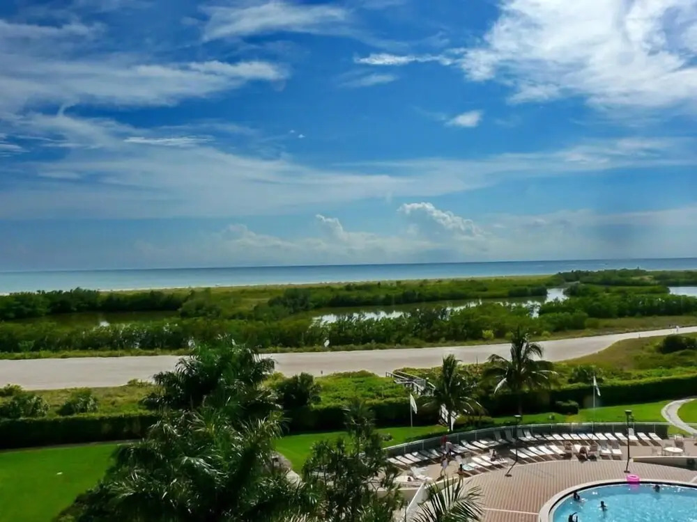 Beachfront Condo With Pool/views From two Balconies
