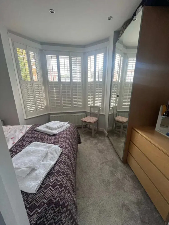 Gorgeous 1 Bedroom Apartment With Garden Near Earlsfield