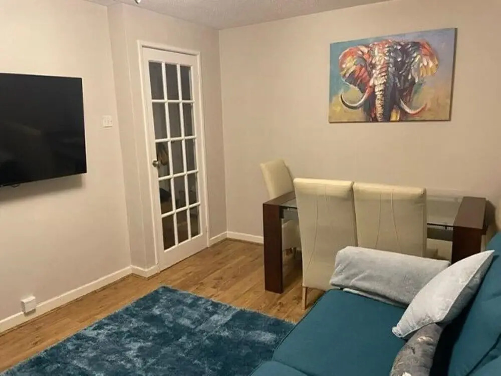 Spacious 2BR House With Sofa Bed & Parkin