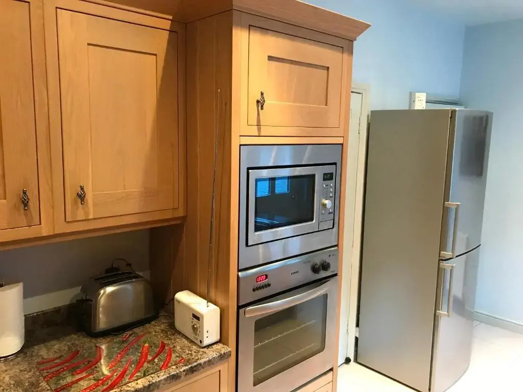 7 Precentor's Court