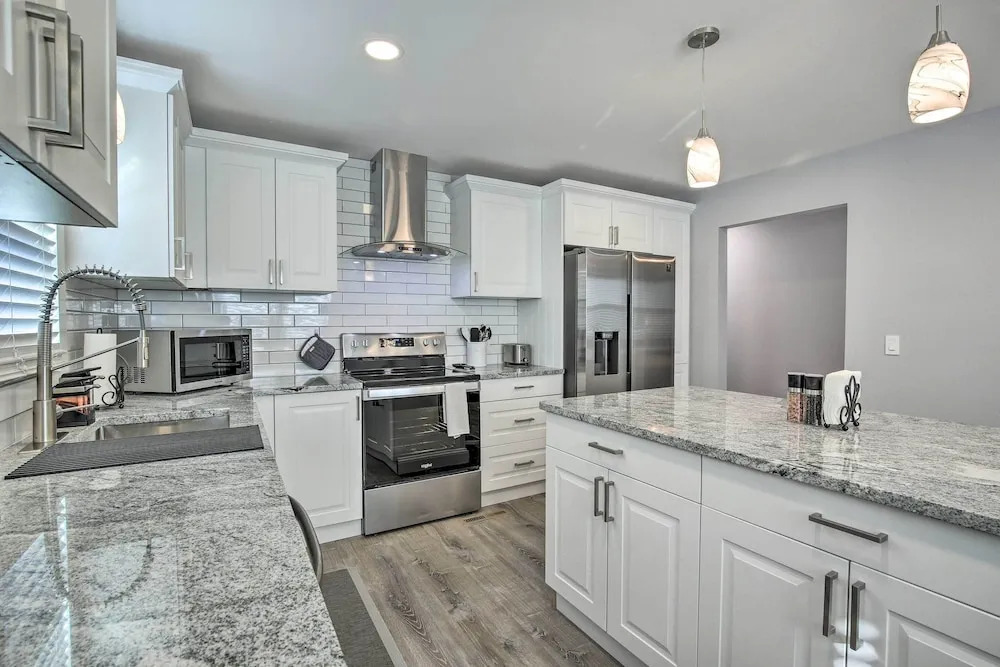 Modern Middletown Retreat, Minutes to Downtown!