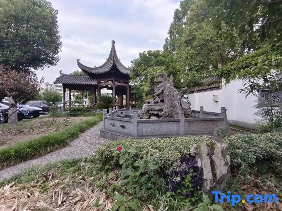 Xanadu Hotel In Yi County