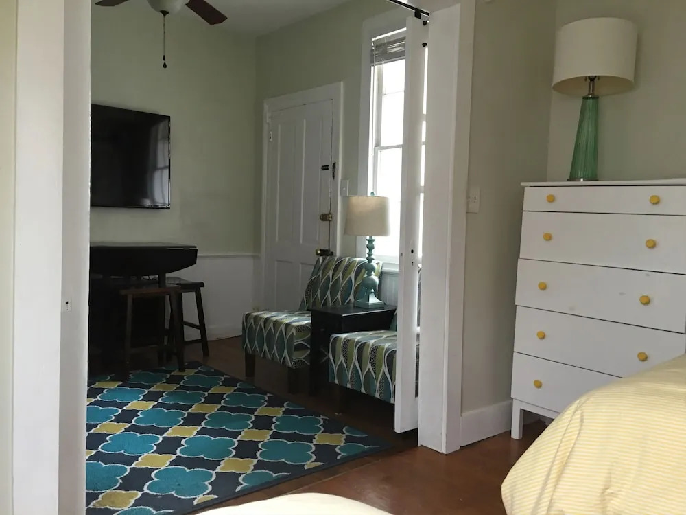 Suites on Coming