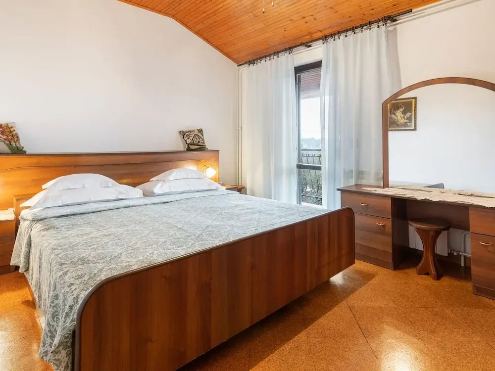 Peaceful Apartment in Poreč with Garden