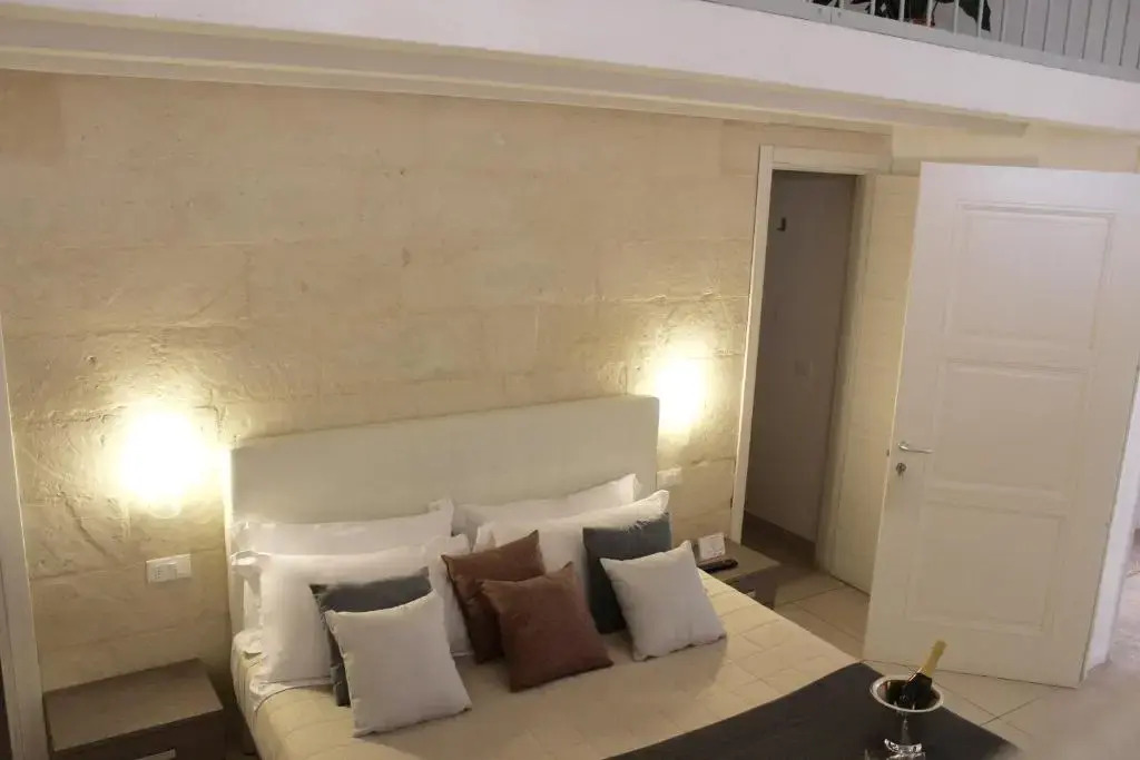 Up Room & Suite