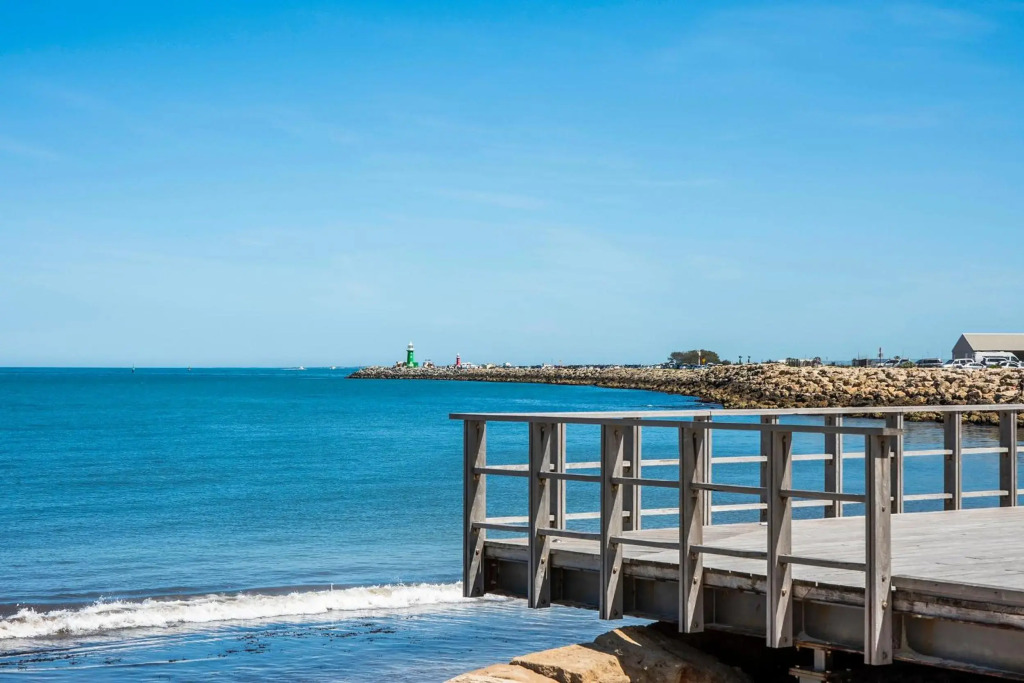 The Allegra - 180 degree ocean and city views