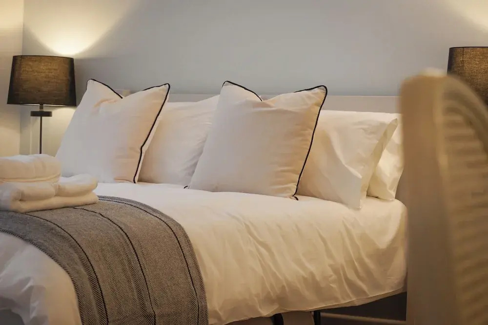 Lemon Tree Rooms - Newly Refurbished Coastal Stay
