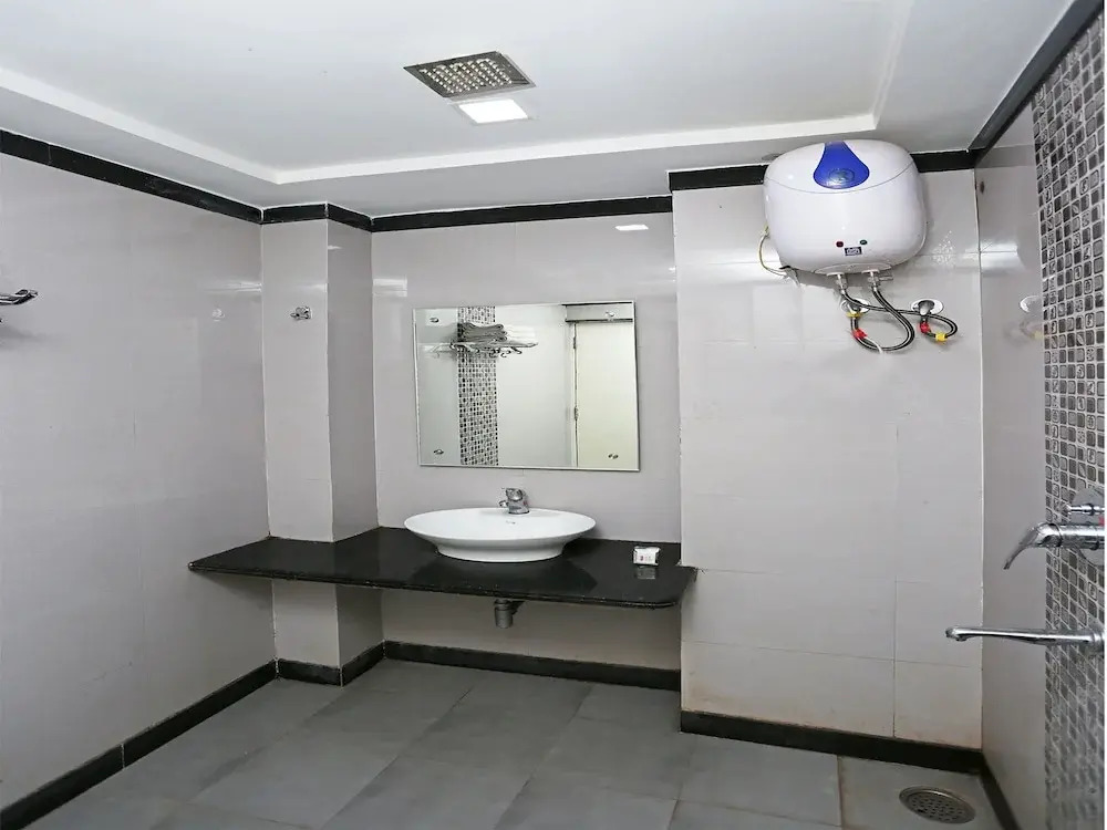 OYO 9050 Hotel Saya