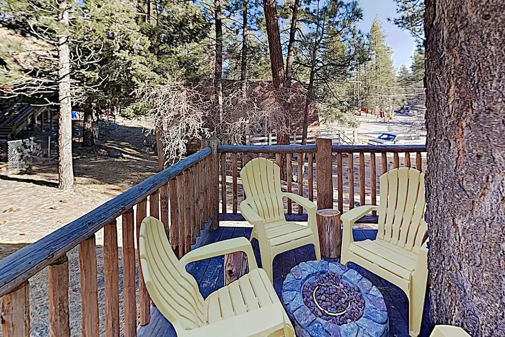 Rustic-chic Remodel W/ Fireplace, Deck & Hot Tub! 3 Bedroom Cabin