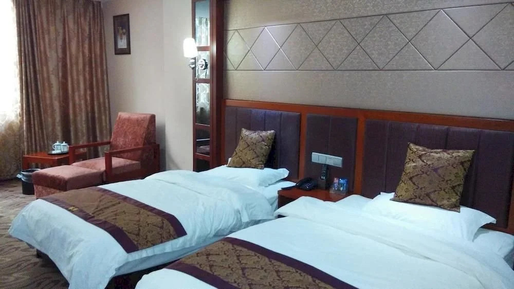 Tengyi Hotel(昆明腾翼大酒店（省肿瘤医院梁家河地铁站店）)