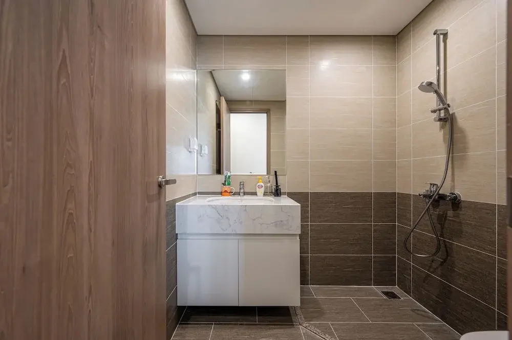 LA Nest 2BR WeeklyMonthly big deal GH2