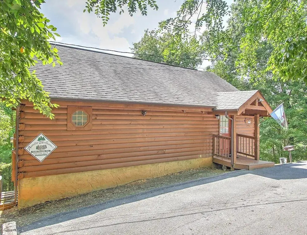 Snuggled In 1 Bedroom 1 Bathroom Cabin