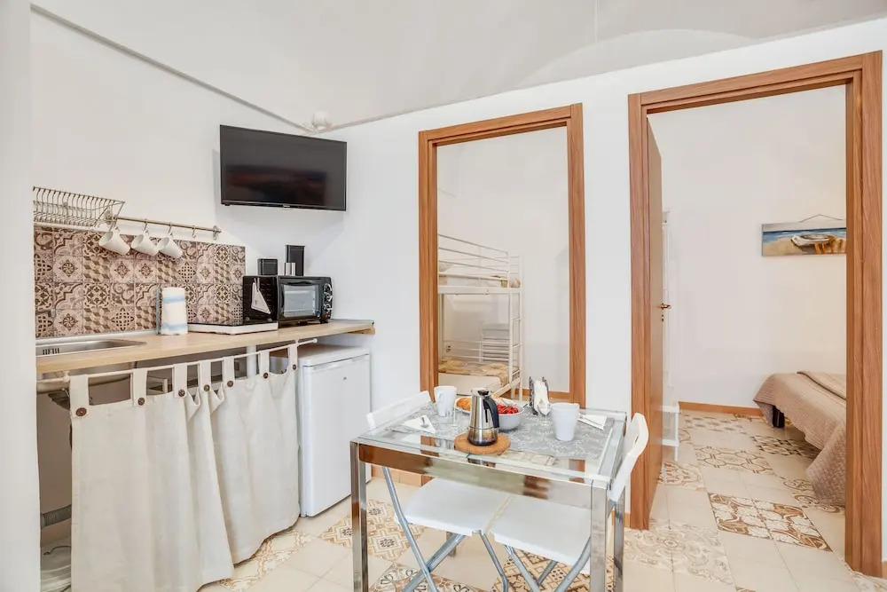 Tiny House 21 Bright Aparment