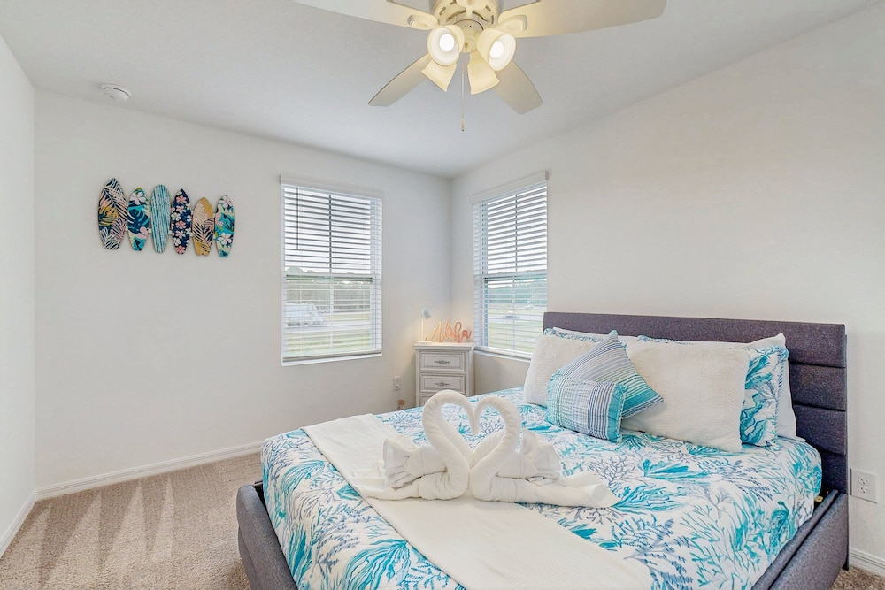 Stylish Vacation Home With Open Layout, Sunny Patio & Near Attractions