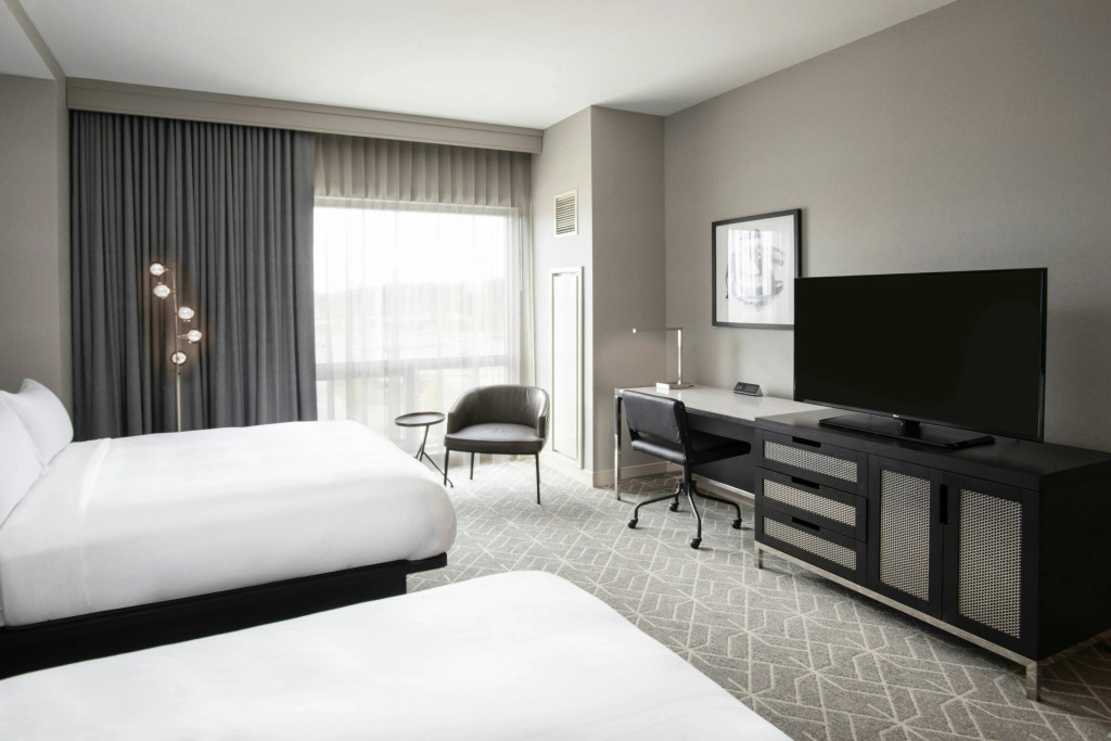 Renaissance by Marriott Boston Patriot Place Hotel