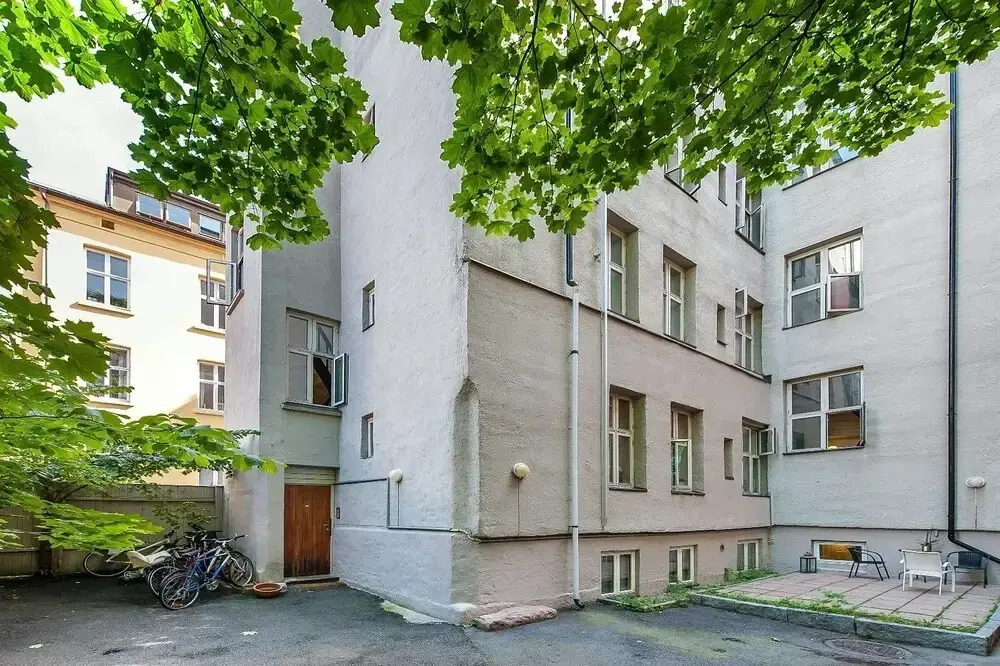 1 Bedroom Short walk to main street