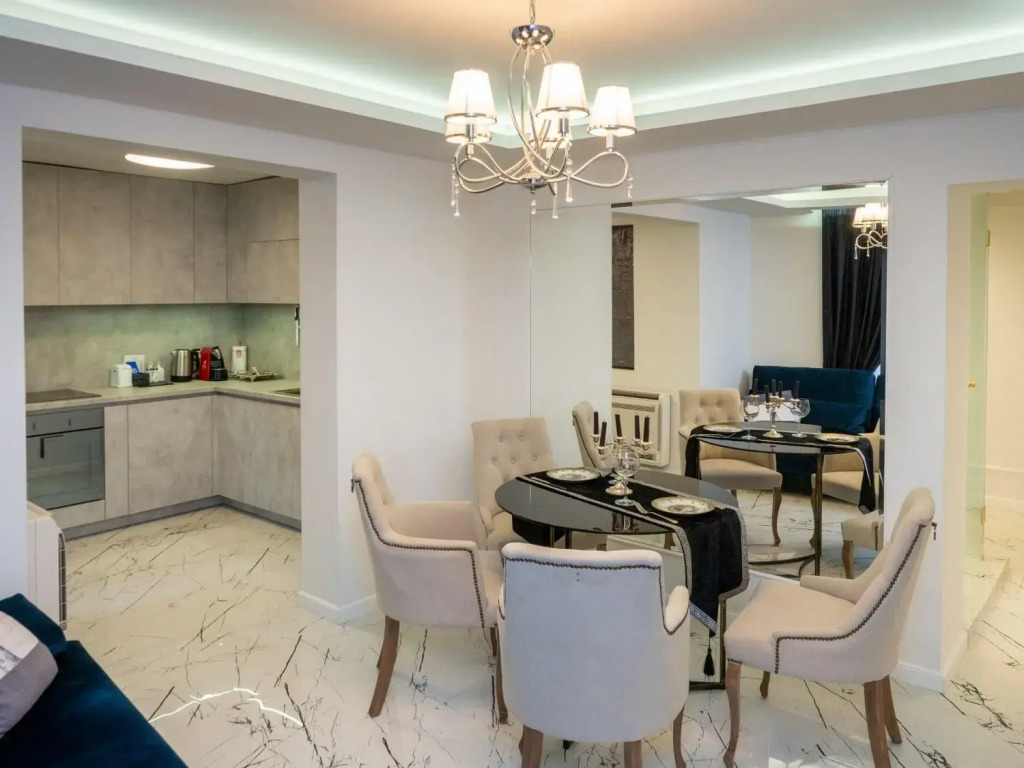 Paradise Center Apartment 2