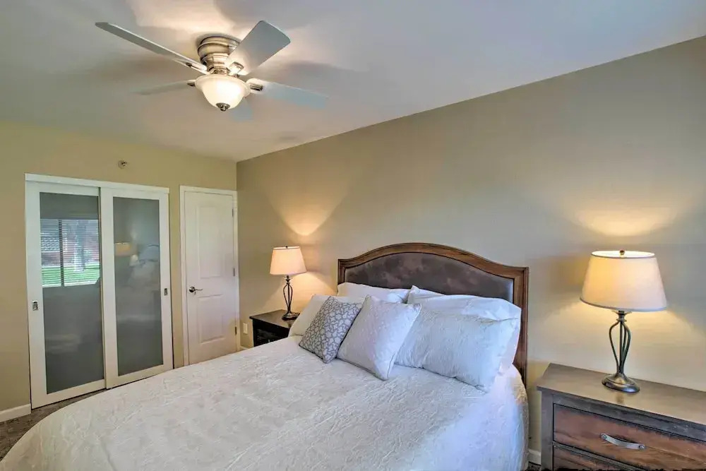 Scottsdale Condo on Golf Course w/ Pool Access!