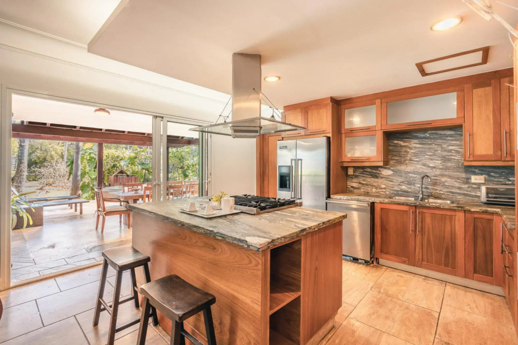 Private Terrace 3BR 6 Guests Beach Access