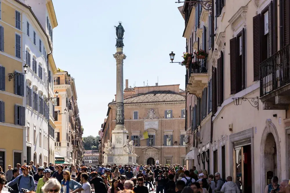Sonder at Via Croce