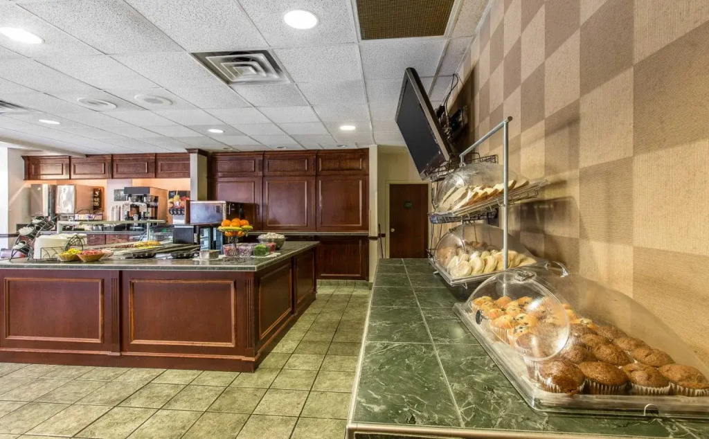 Black Bear Inn & Suites