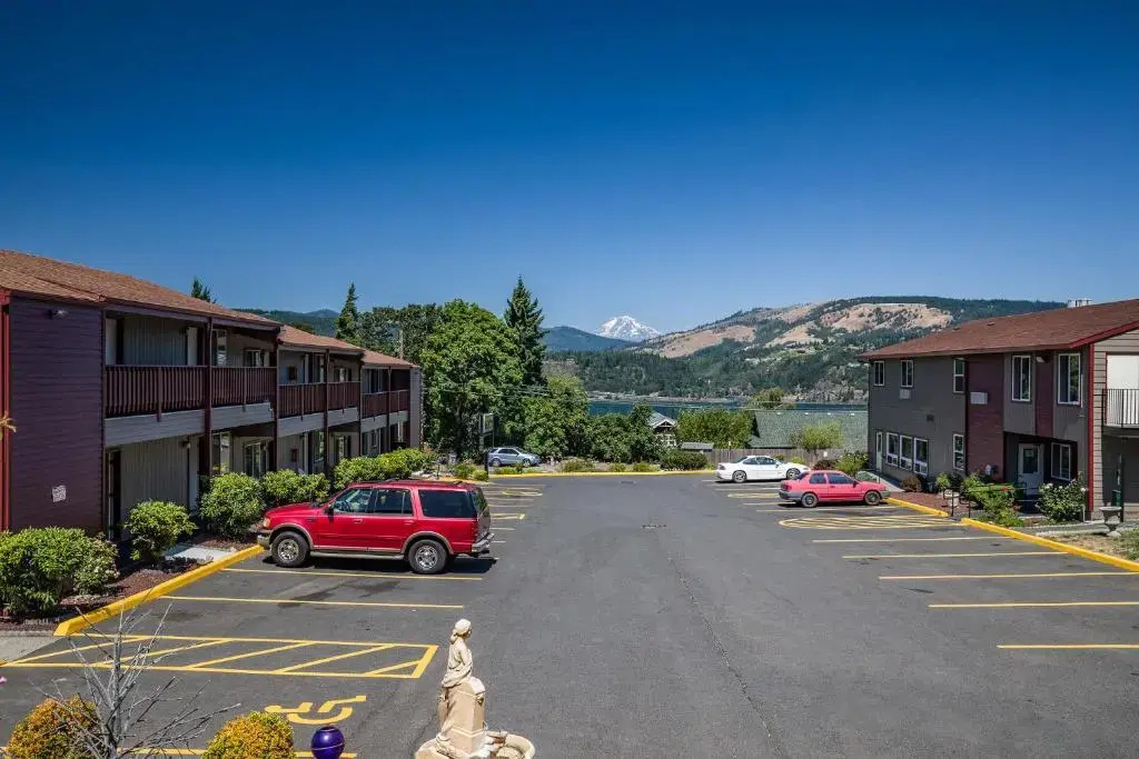 Riverview Lodge