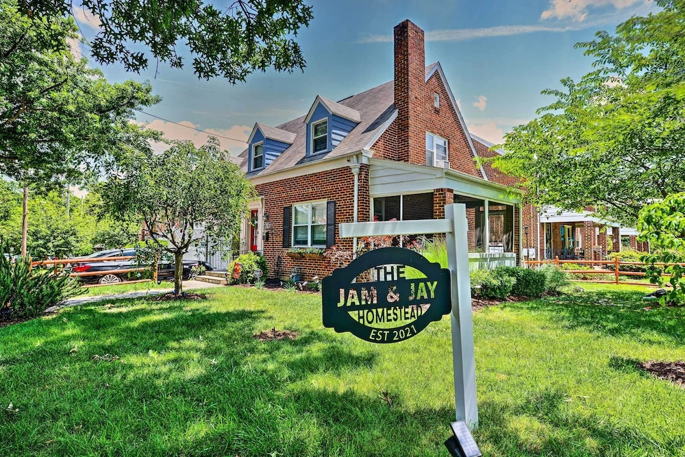 Stylish DC Studio ~ 5 Mi to National Mall!