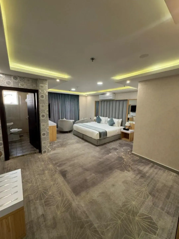Rose Land Hotel