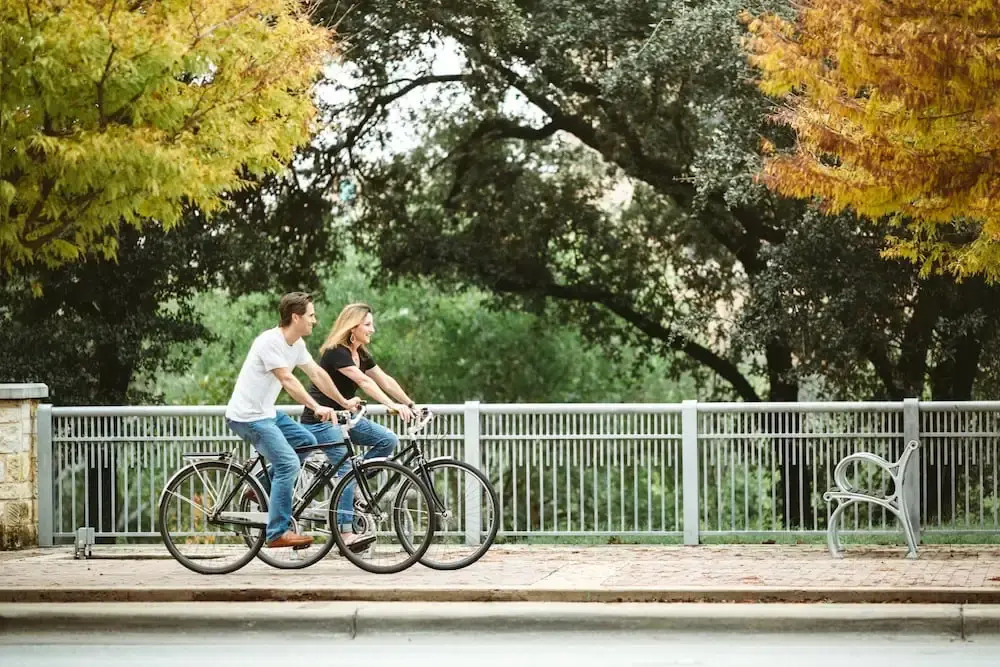 Downtown Austin Apt. W/ 2 Decks 1 Bedroom Condo