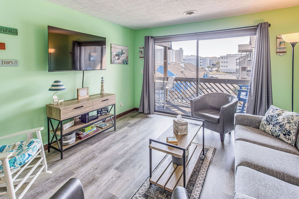 Walk to Ocean: Condo w/ 3 Pools in Myrtle Beach