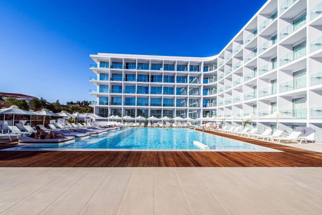 Eleana Hotel