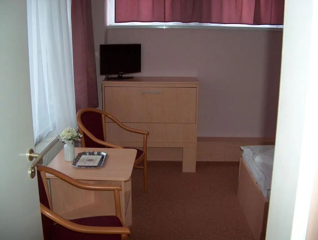 D-Hotel