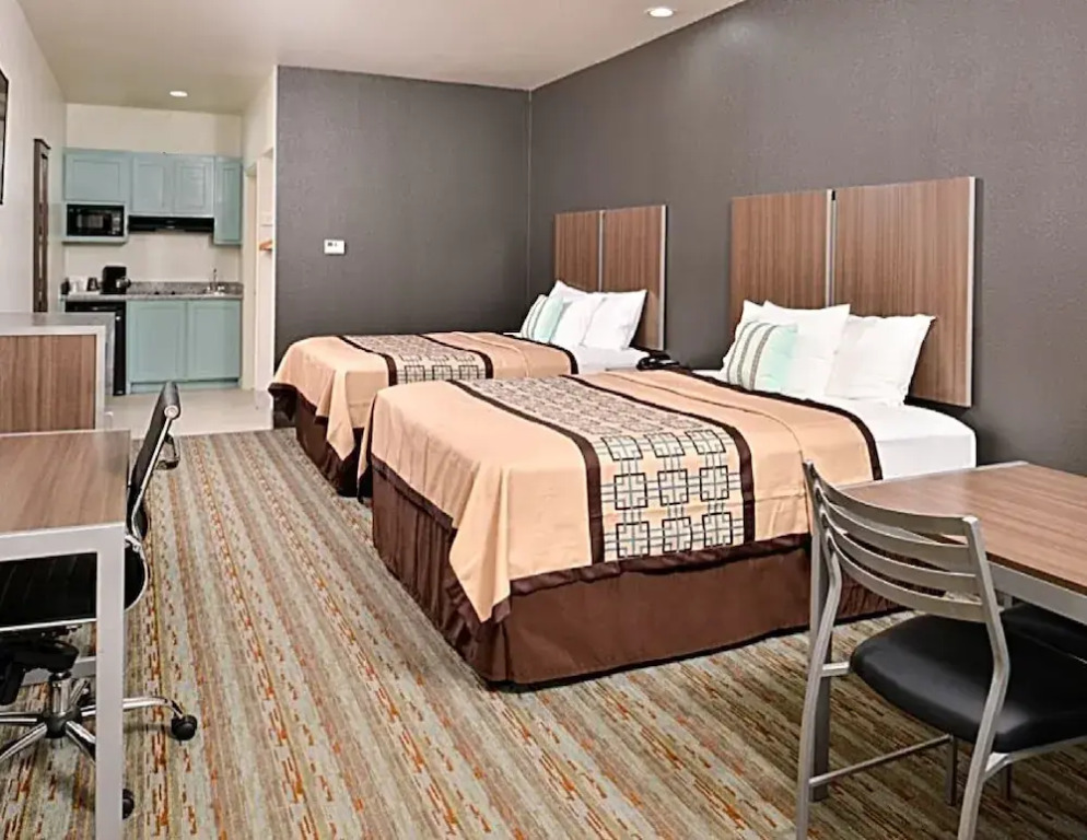 Scottish Inn & Suites - Conroe