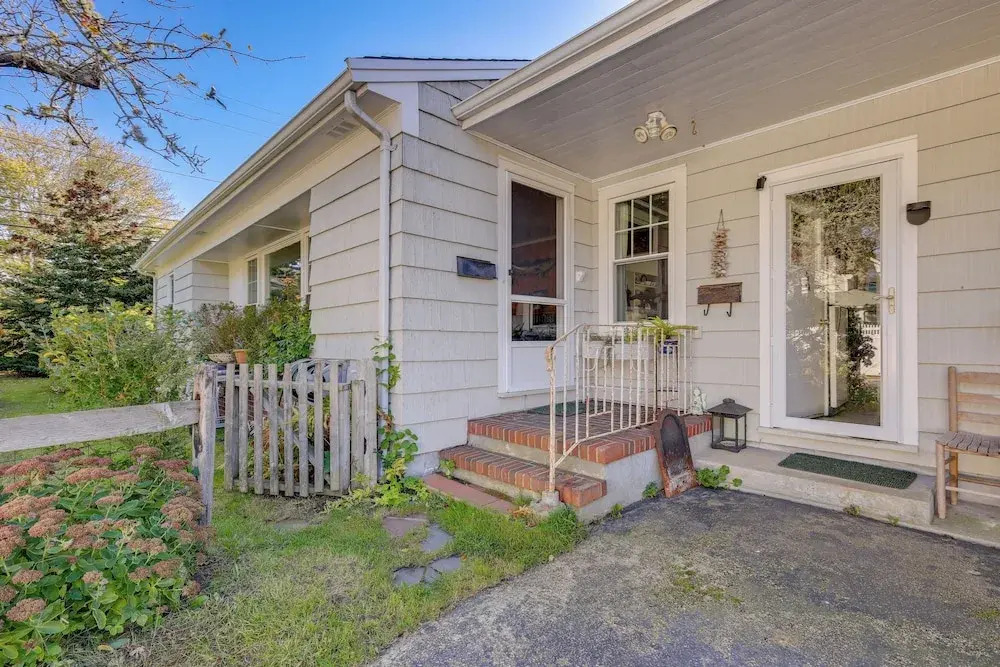 Walk to Beach & Main St Hyannis: Cape Cod Home!